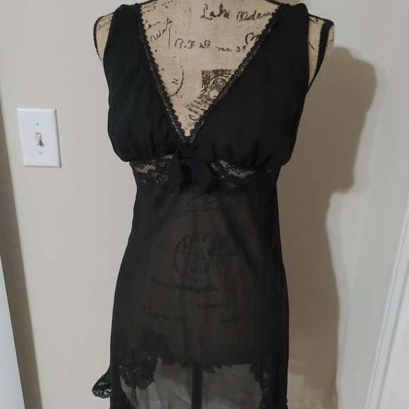 Chemise and Matching Robe - Picture 2 of 7